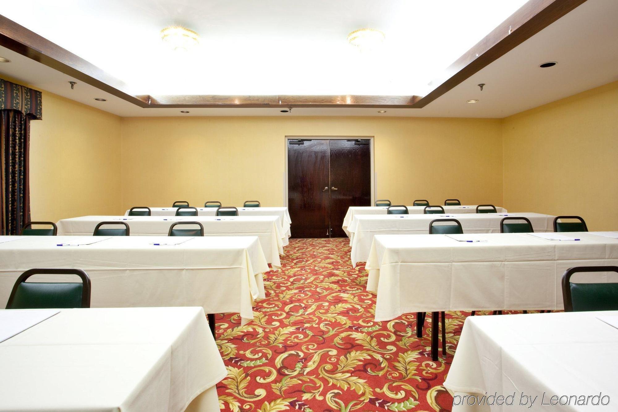Holiday Inn Express - Chester By Ihg Exterior foto
